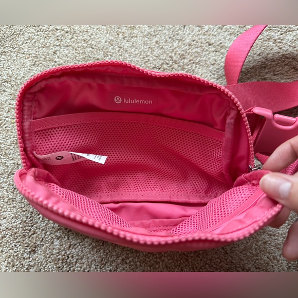Lululemon Everywhere Belt Bag (Sakura Pink) - Picture 3 of 6